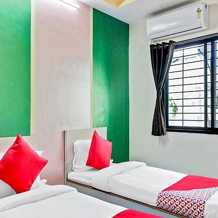 Oyo Flagship 48365 Hotel Shiva'S Castle Chalisgaon Exterior photo