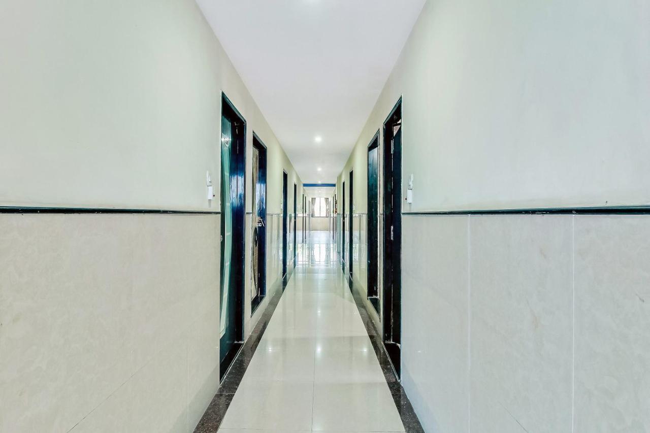 Oyo Flagship 48365 Hotel Shiva'S Castle Chalisgaon Exterior photo